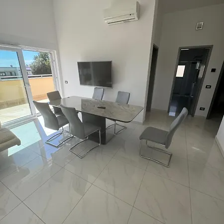 Funtana Appartements An Der 1 Reihe Vom Meer Exterior photo