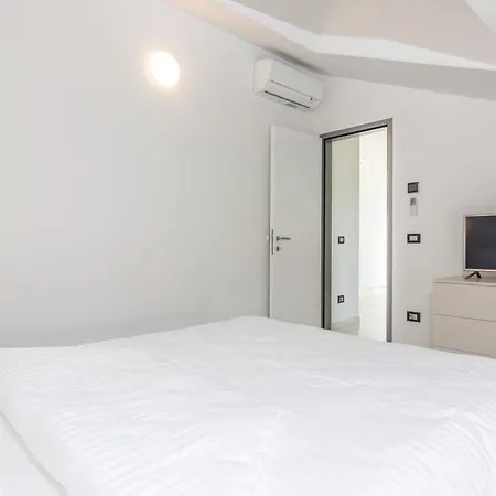 Funtana Appartements An Der 1 Reihe Vom Meer Exterior photo