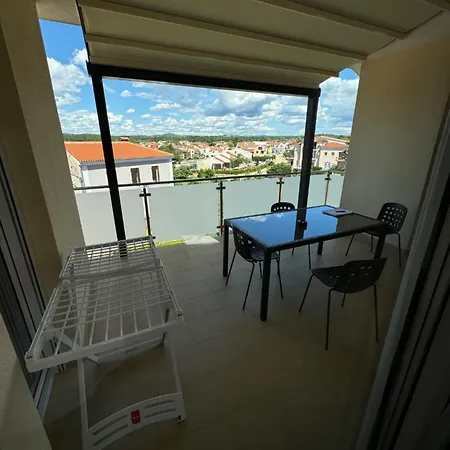 Funtana Appartements An Der 1 Reihe Vom Meer Exterior photo