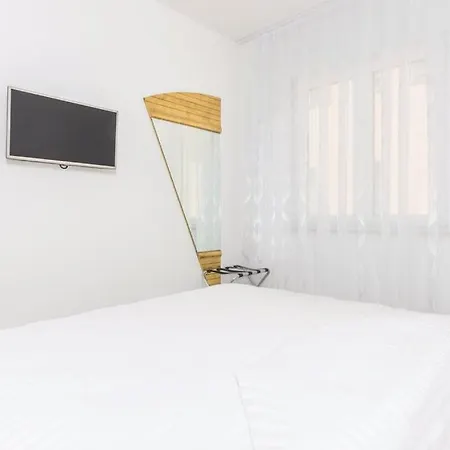 Funtana Appartements An Der 1 Reihe Vom Meer Exterior photo