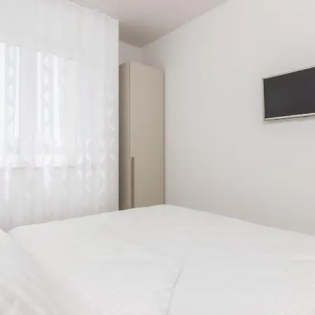 Funtana Appartements An Der 1 Reihe Vom Meer Exterior photo
