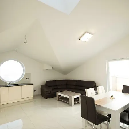 Funtana Appartements An Der 1 Reihe Vom Meer Exterior photo