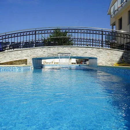 Funtana Appartements An Der 1 Reihe Vom Meer Exterior photo