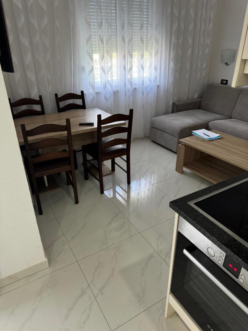 An Der 1 Reihe Vom Appartement *